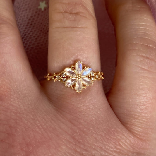 Dreamy Floralia Ring