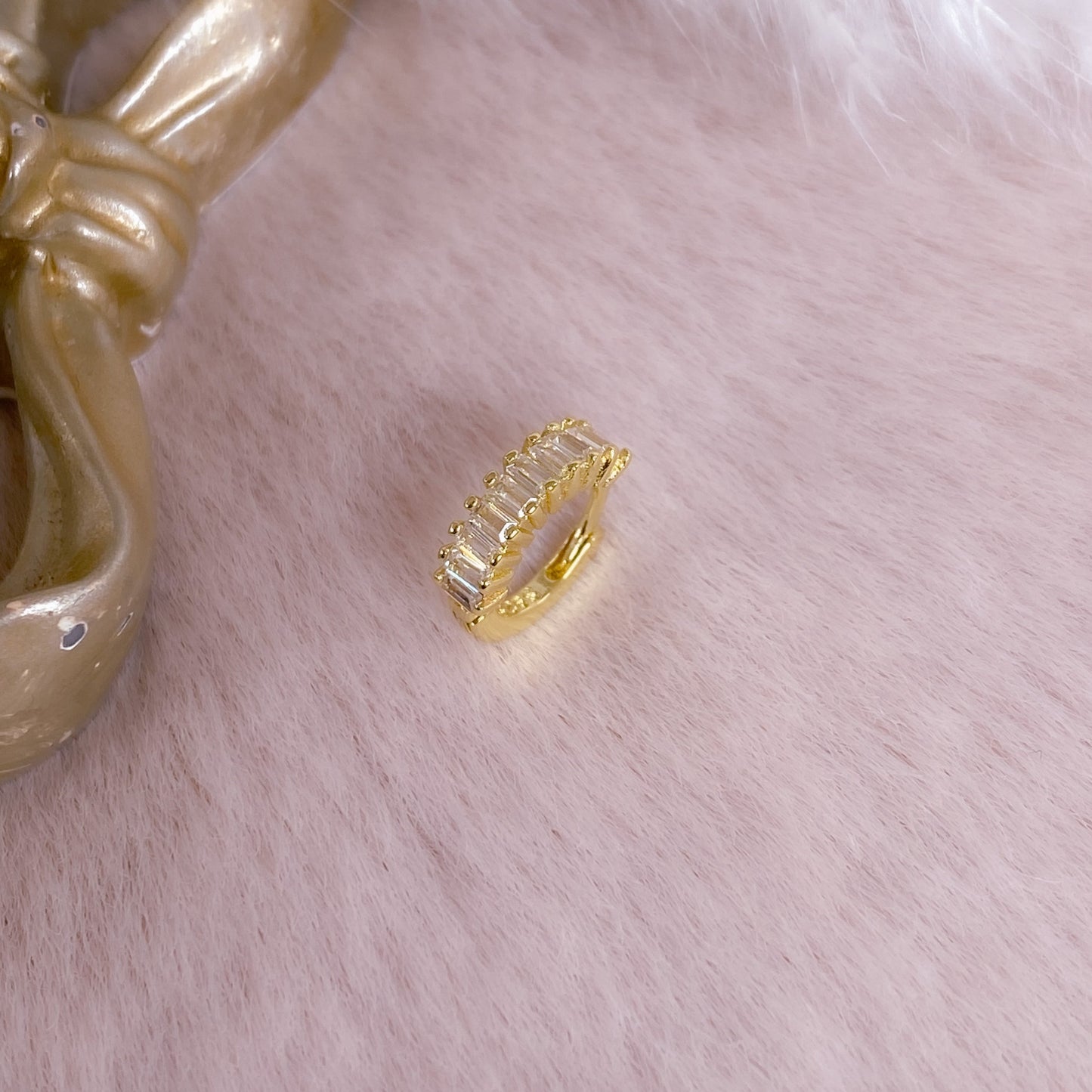 Small Baguette Huggie