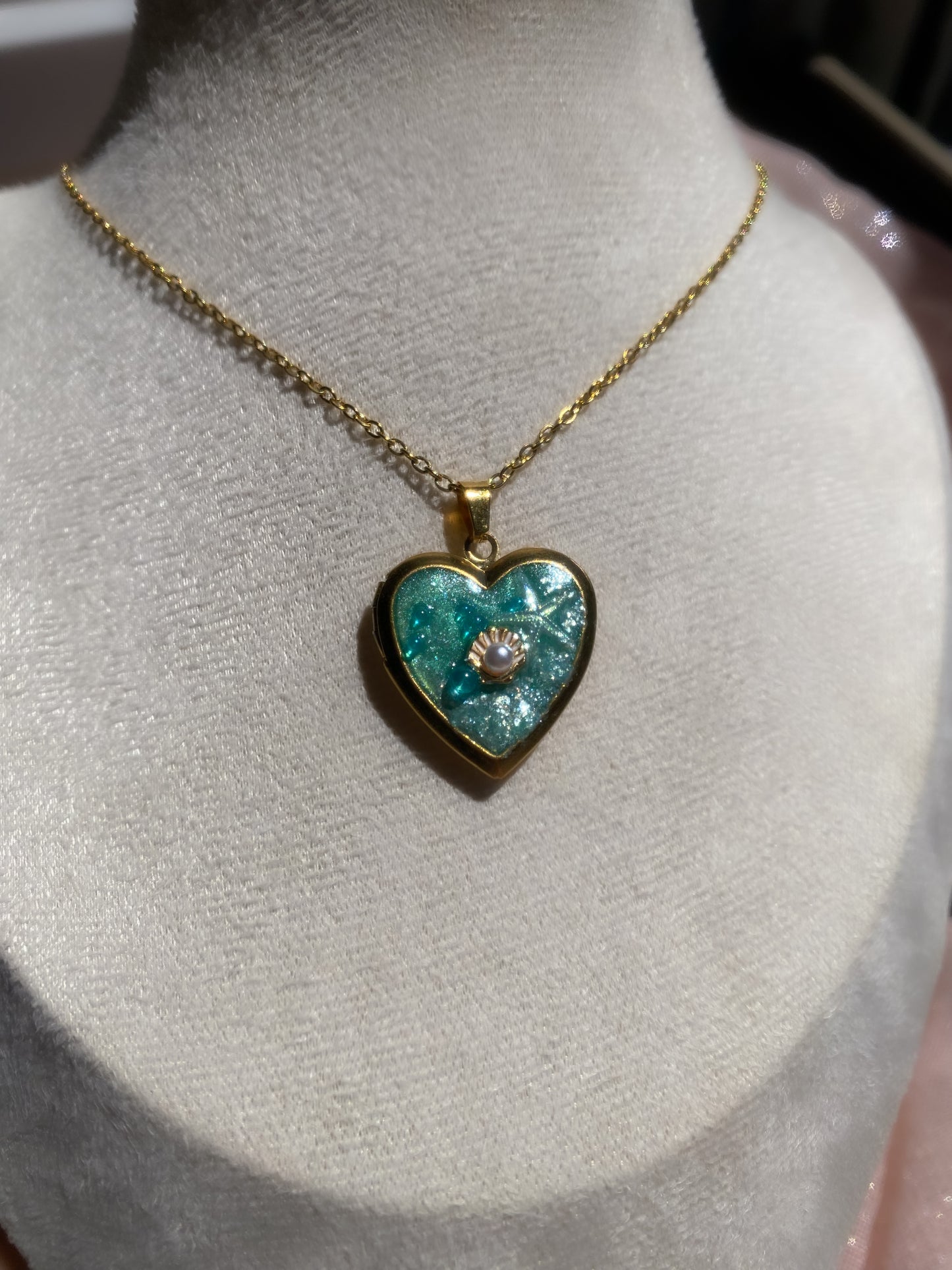 Mermaid Treasure Memory Locket | Azure Shell Glitter Crystal Heart Keepsake