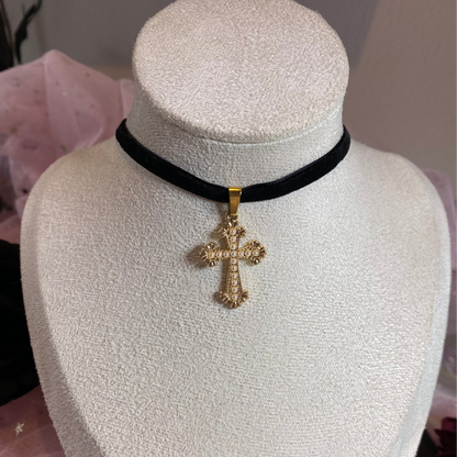 Maiden Cross Choker