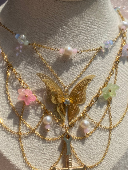 A Knight's Repose Necklace
