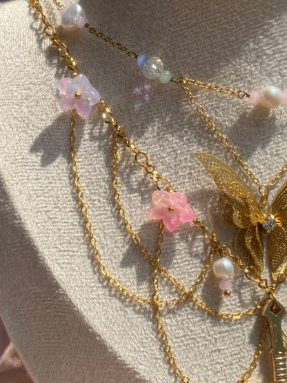 A Knight's Repose Necklace